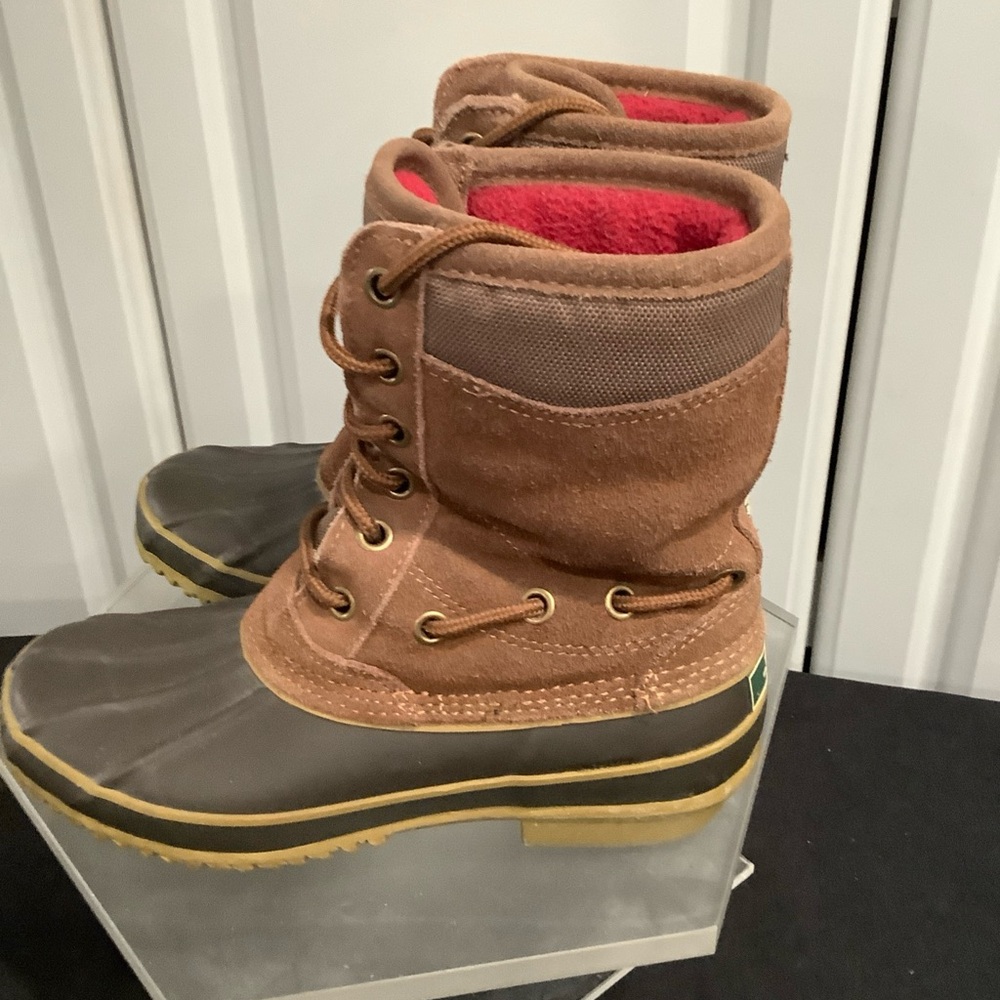 G.H. Bass & Co. Brown and Black Winter Boots - Picture 8 of 15